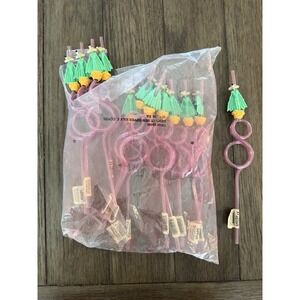 Wile E Coyote purple plastic straw - green cape  New Bundle Of 10